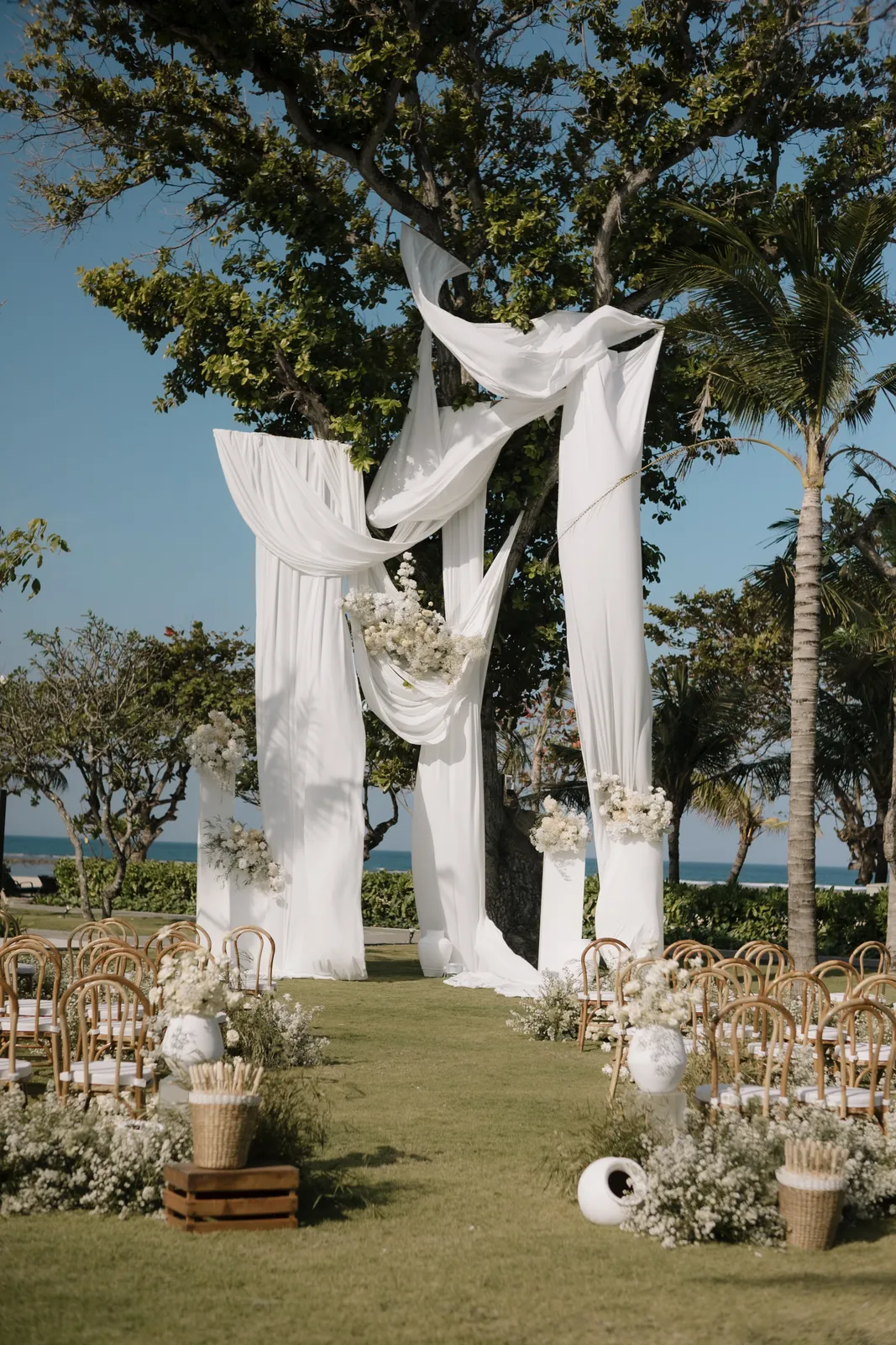Classic White decoration 26