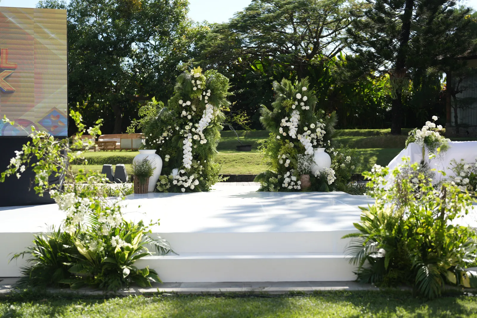 Intimate Garden decoration 1